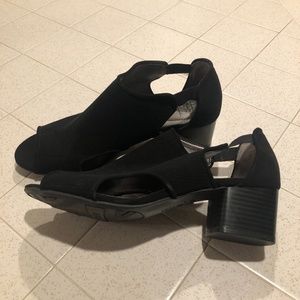 Life Stride open toe shoes